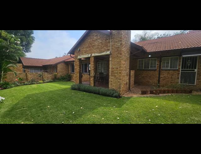 3 BEDROOM TOWNHOUSE FOR SALE IN SAFARI GARDENS